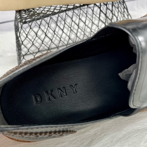 DKNY Women’s Brogue Platform Wingtip Oxfords Slip-ons, Rubber Sole, Classic Look - Picture 4 of 12